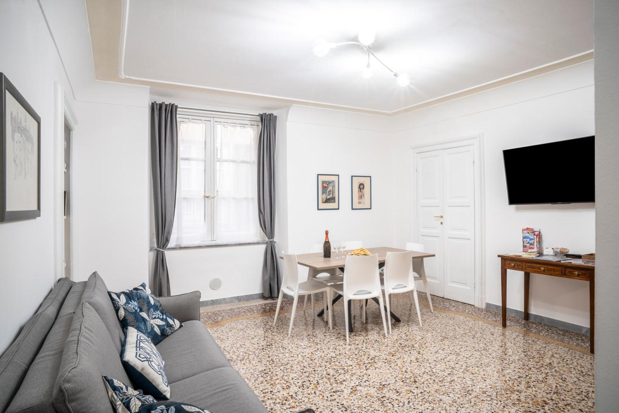 L'angolo Di Luccoli Apartment *
